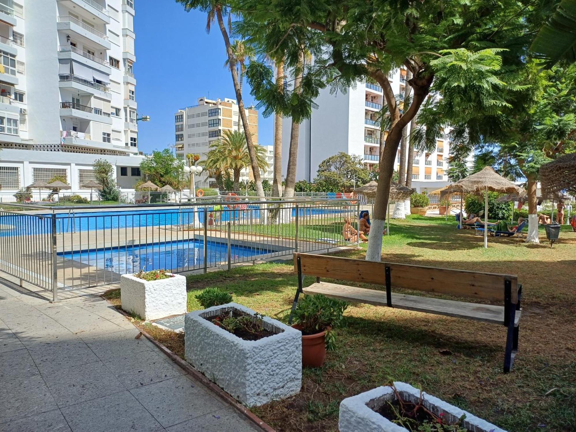 Apartamento Luminoso estudio muy cerca de la playa Benalmádena Exterior foto